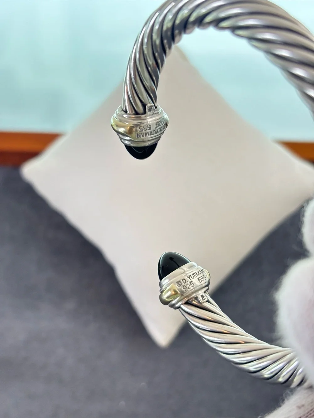 David Yurman 925 & 14k Gold 7mm Cable Cuff with Black Onyx-Medium - Picture 8 of 9
